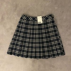 H&M pleated skirt